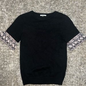 Snake detail short sleeve knitted shirt